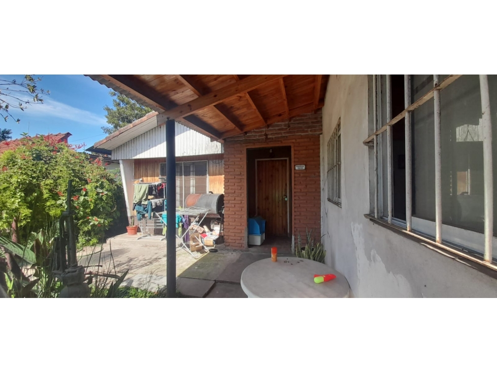 CASA EXCELENTE UBICACION. AMPLIO TERRENO. ITUZAINGO NORTE. en VENTA