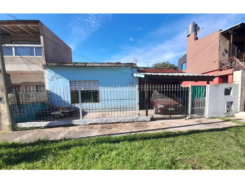 CASA AMERICANA Y DEPARTAMENTO EN VENTA. ITUZAINGO NORTE