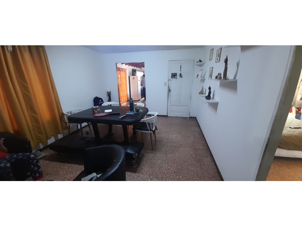 CASA EXCELENTE UBICACION. AMPLIO TERRENO. ITUZAINGO NORTE. en VENTA — foto 2