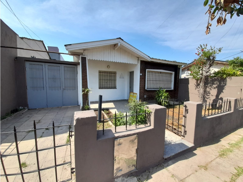 CHALET Y DEPARTAMENTO EN VENTA. ITUZAINGO NORTE