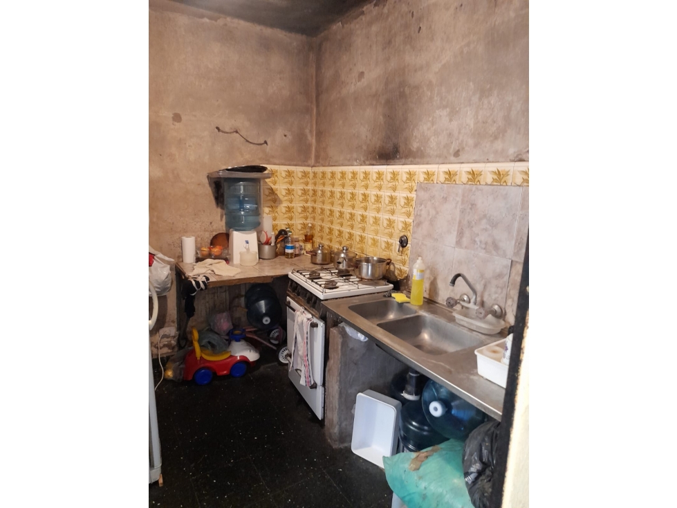 CASA AMERICANA EN VENTA. A METROS CALLE ALMAGRO — foto 3