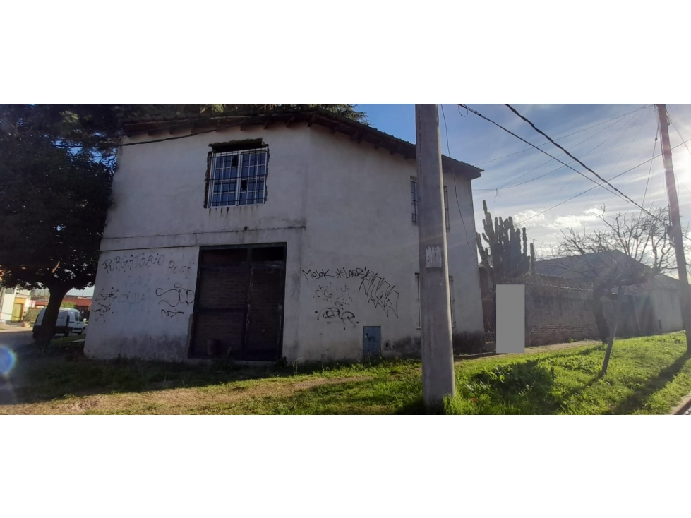 CHALET Y DOS DEPARTAMENTOS EN VENTA. ITUZAINGO NORTE