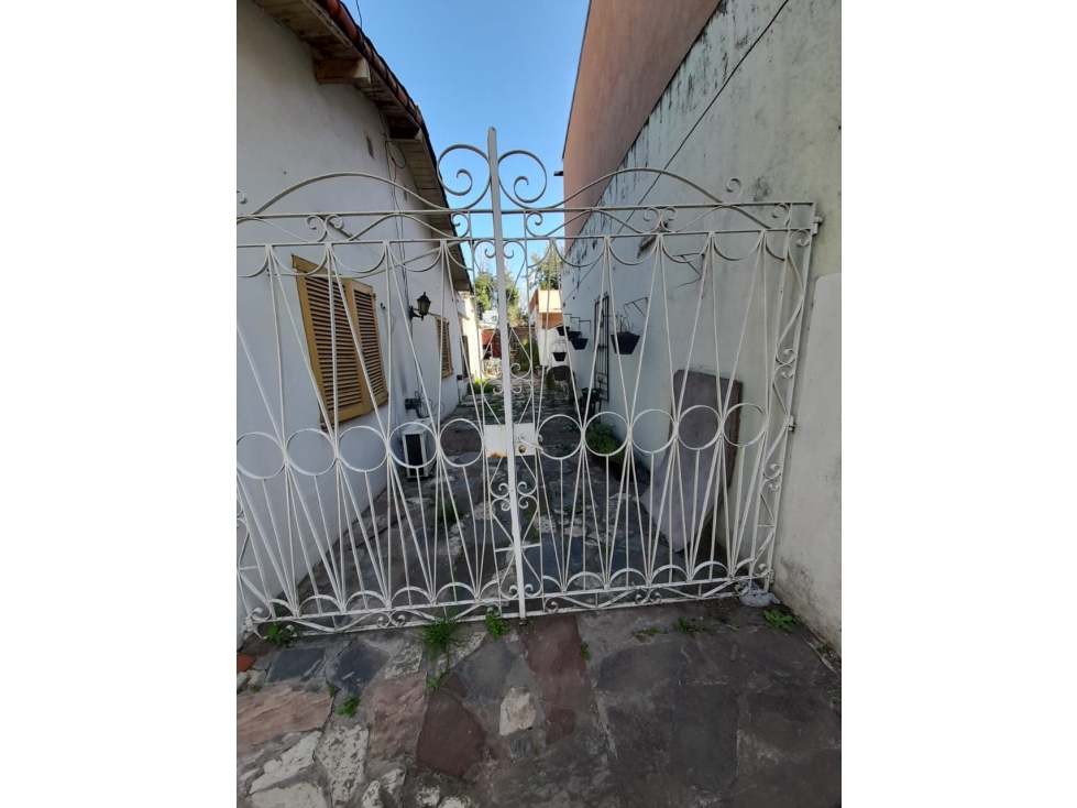 CHALET CON DEPTO EN VENTA. EXCELENTE UBICACION ITUZAINGO NORTE. — foto 3