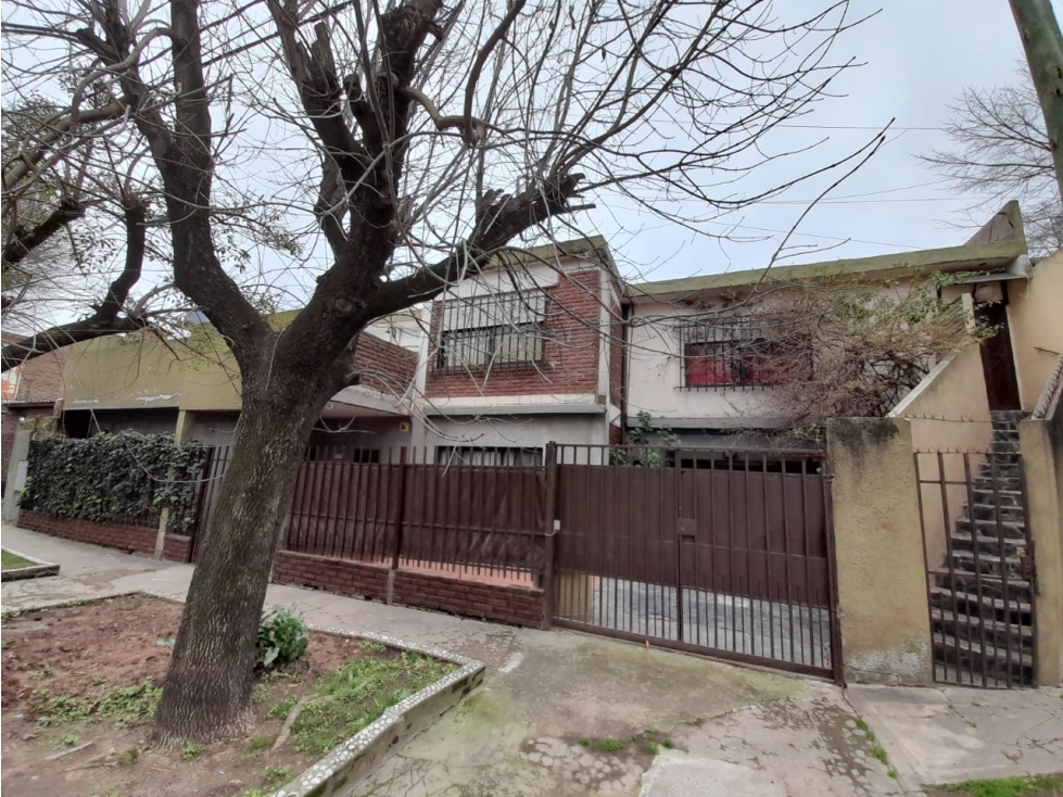 DOS CASAS AMERICANAS. UDAONDO. A 300 MTS. ACCESO OESTE (P. BRANDSEN) - 1