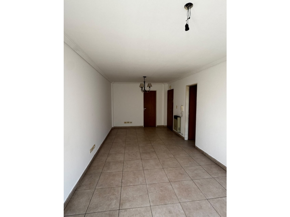 EXCELENTE DEPARTAMENTO EN ESTACION DE CASTELAR EN ALQUILER - 3