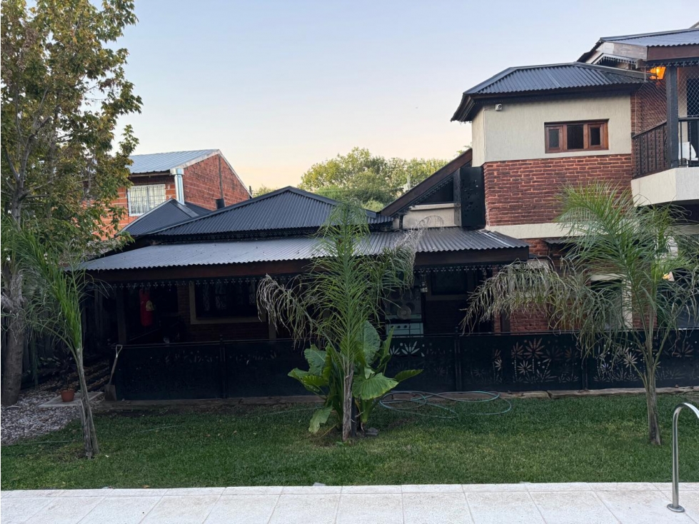 IMPORTANTE CHALET EN VENTA ITUZAINGO NORTE AMPLIO PARQUE LIBRE - 2