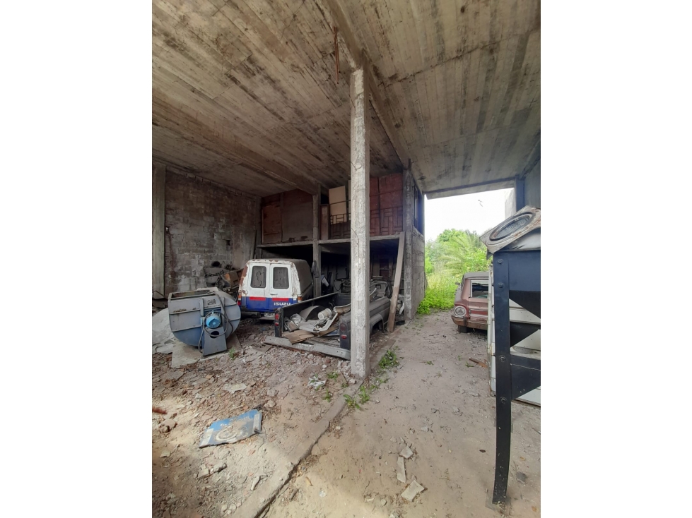 IMPORTANTE LOSA CON DOS LOCALES A TERMINAR EN VENTA. SOBRE J M PAZ — foto 5