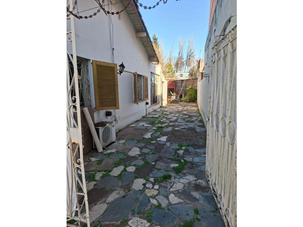 CHALET CON DEPTO EN VENTA. EXCELENTE UBICACION ITUZAINGO NORTE. — foto 4