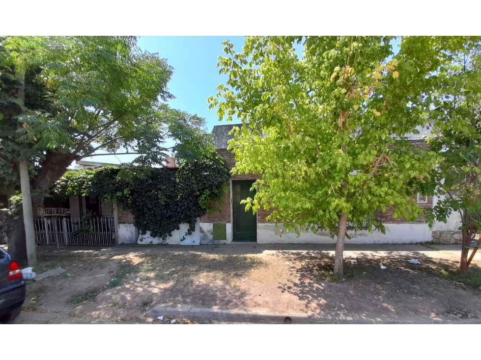CASA AMERICANA EN VENTA. A METROS CALLE ALMAGRO