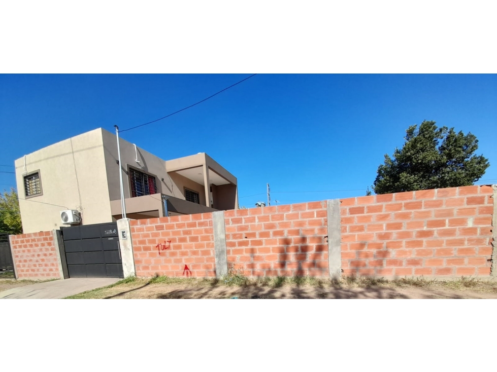 HERMOSA CASA MINIMALISTA EN VENTA. ITUZAINGO NORTE - 2