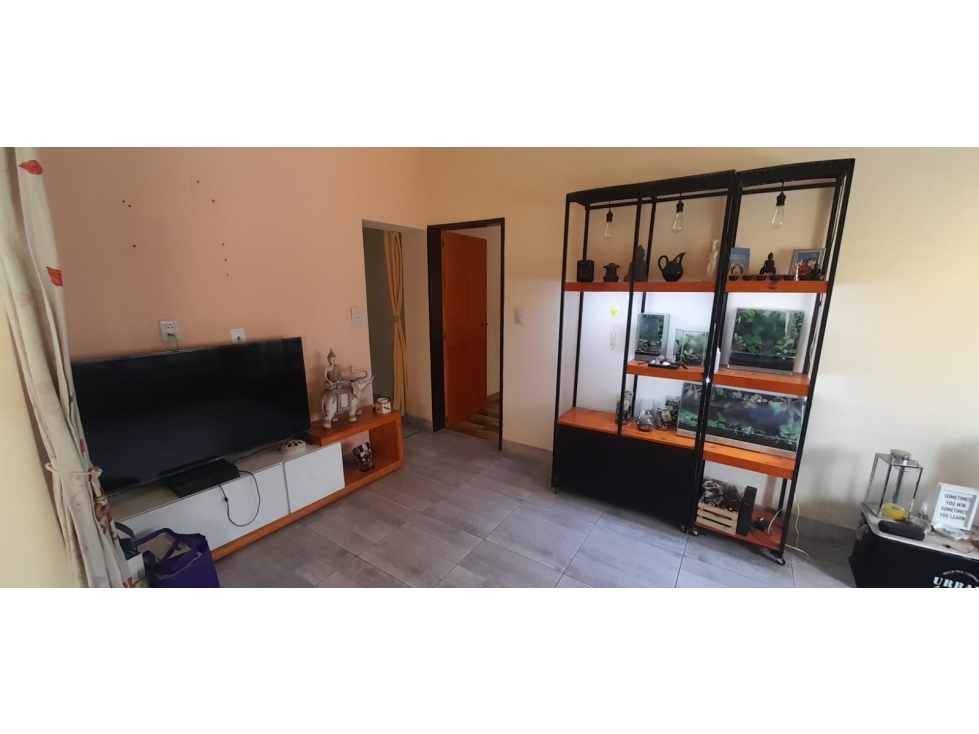 IMPECABLE PROPIEDAD EN VENTA - MERLO NORTE / ITUZAINGO - 5