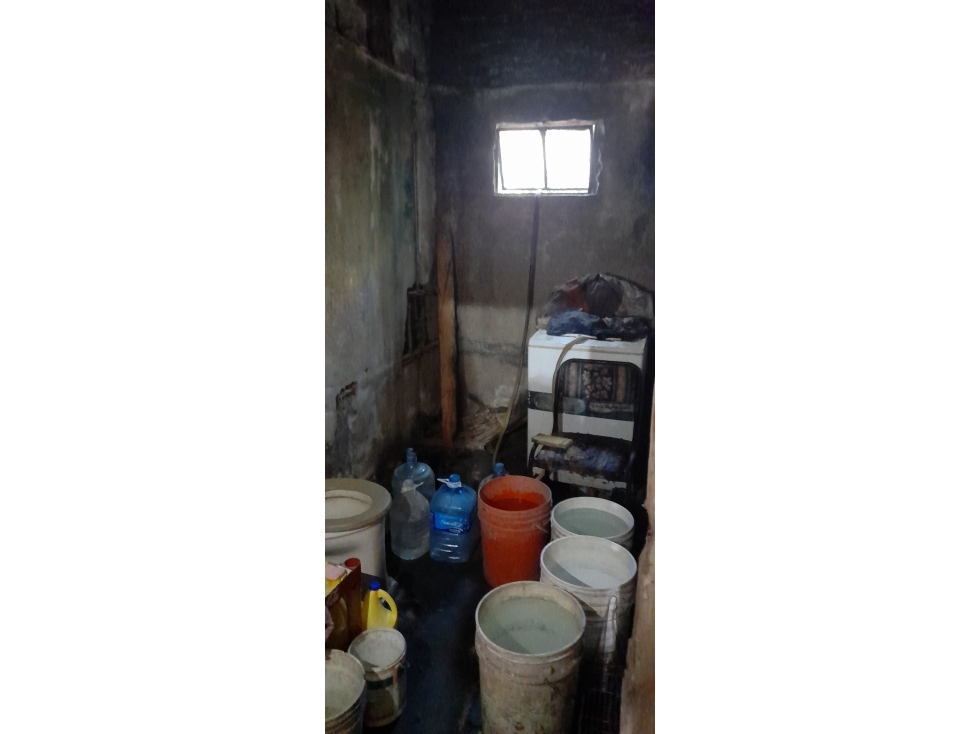 AMPLIO TERRENO. EXCELENTE ZONA. 2 VIVIENDAS EN VENTA. ITUZAINGO NTE — foto 5