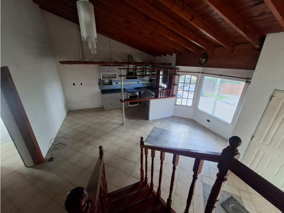 HERMOSA CASA EN PLANTA ALTA. EN ALQUILER Ituzaingó Norte — foto 5