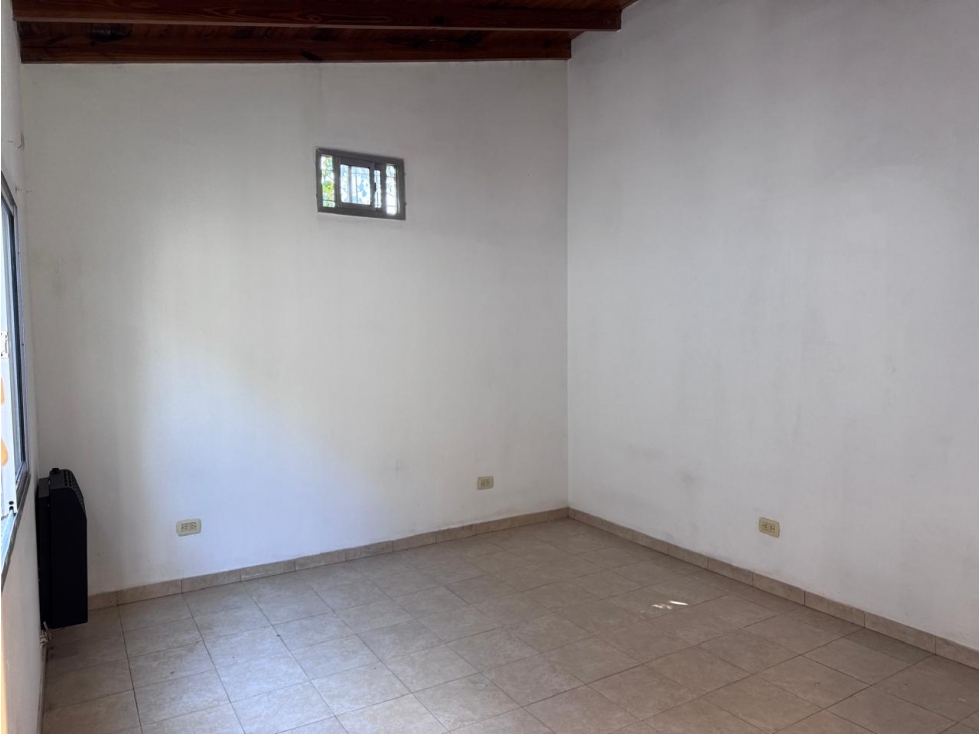 AMPLIO MONOAMBIENTE en Alquiler. ITUZAINGO NORTE.EXCELENTE UBICACION — foto 4