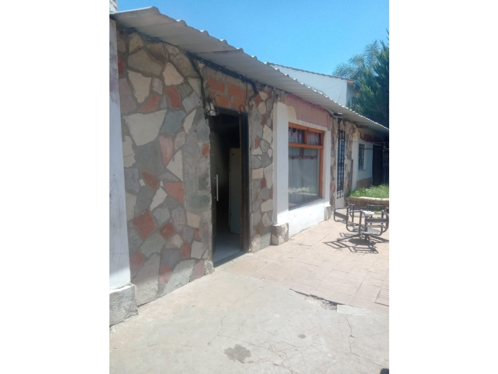 CASA EN PH CON AMPLIO TERRENO EN VENTA SOBRE BRANDSEN - 1