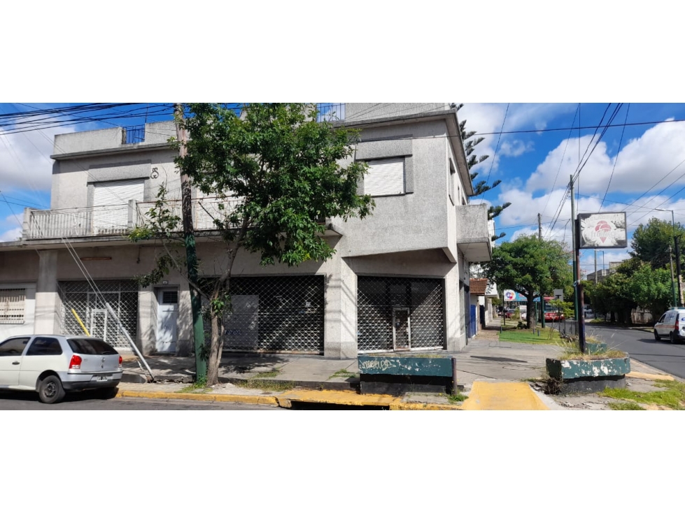 EXCELENTE LOCAL A METROS AV. JOSE MARIA PAZ EN ALQUILER - 1