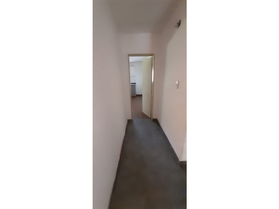 AMPLIA CASA EN VENTA. VILLA UDAONDO. A 100 MTS. AV. MARTIN FIERRO — foto 5