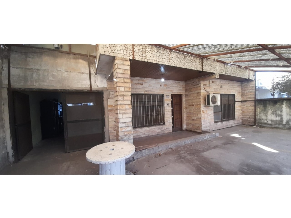EXCELENTE PROPIEDAD EN ZONA INDUSTRIAL EN VENTA - 6