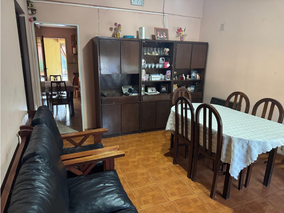 CHALET con MONOAMBIENTE EN VENTA EN ITUZAINGO NORTE — foto 5