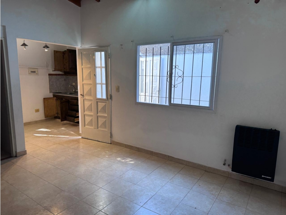 AMPLIO MONOAMBIENTE en Alquiler. ITUZAINGO NORTE.EXCELENTE UBICACION