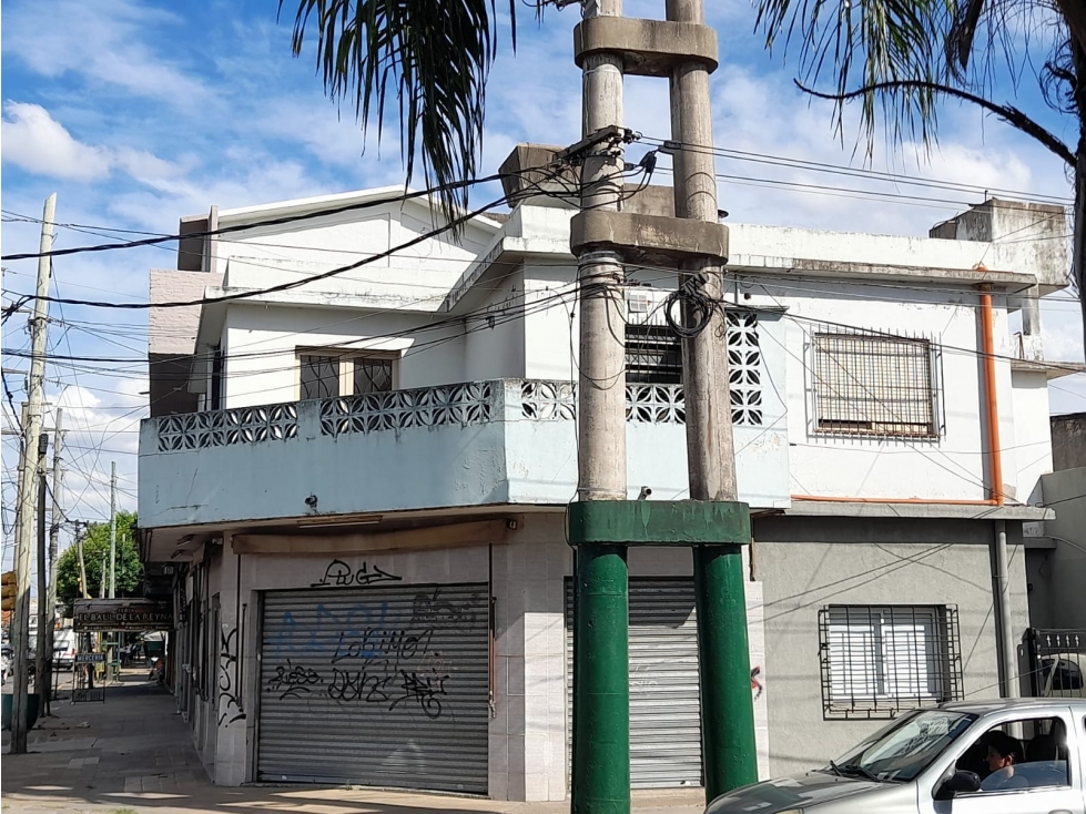 AMPLIO DEPARTAMENTO EN PLANTA ALTA EN VENTA. Ituzaingó Norte