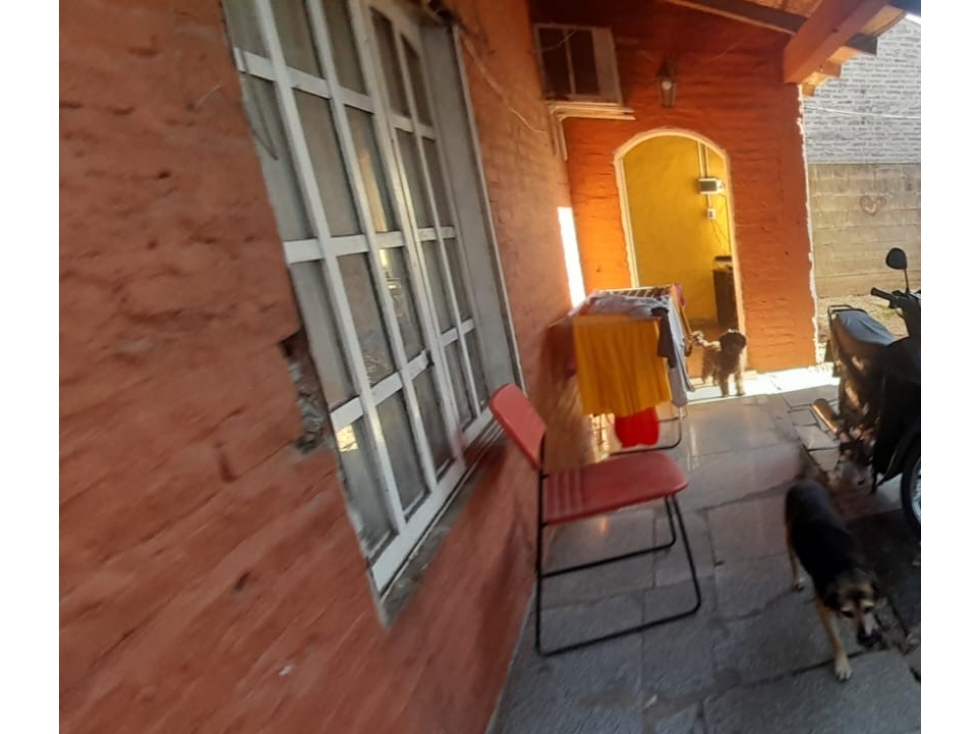 GALPON CON DOS VIVIENDAS EN VENTA. ITUZAINGO NORTE - 6