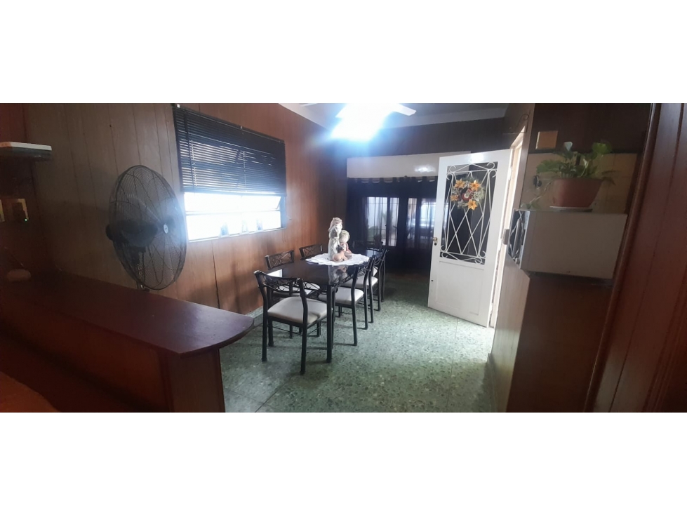 Excelente vivienda c/local. VENTA. Ituzaingo Norte a 50 mts. Av. Ratti - 6