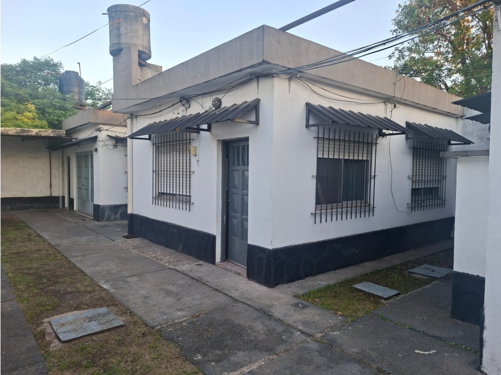 IMPECABLE CASA en PH EN ALQUILER - Ituzaingó Norte. A MTS DE AV. RATTI