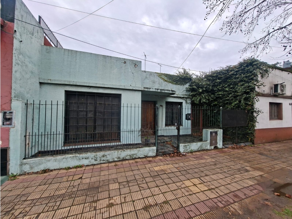 CASA AMERICANA EN VENTA - MORON NORTE SOBRE CALLE RAWSON — foto 2