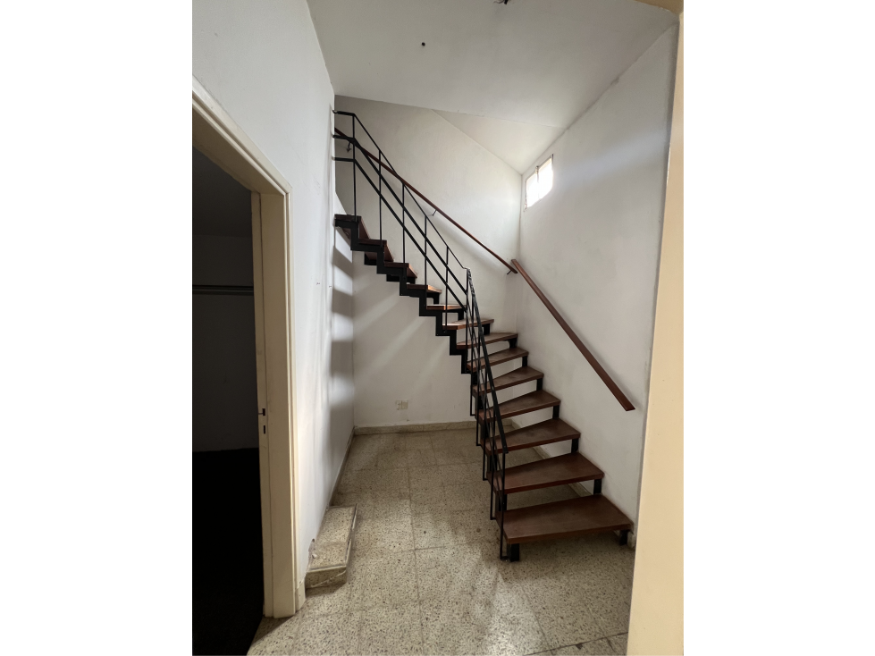 Regia casa a 2 cuadras de la Municipalidad!!!! - 5