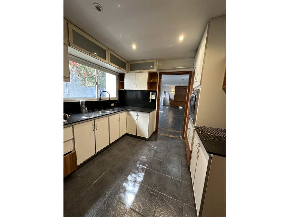 IMPORTANTE CASA CENTRICA!!! en Brandsen — foto 6