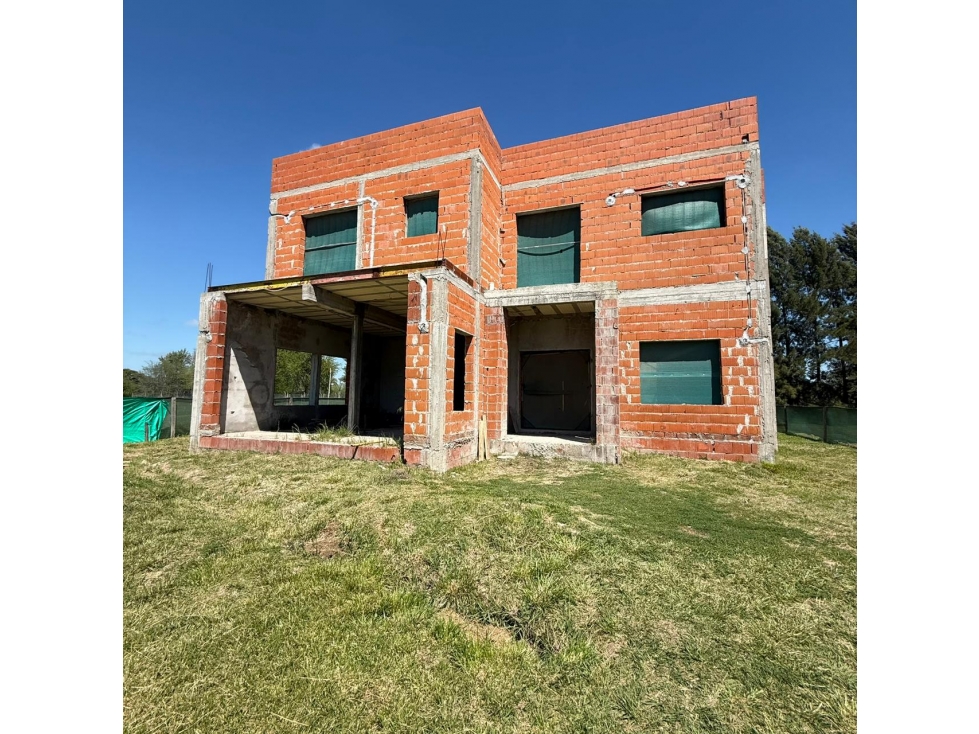 Casa en Construcción en barrio Altos de Brandsen