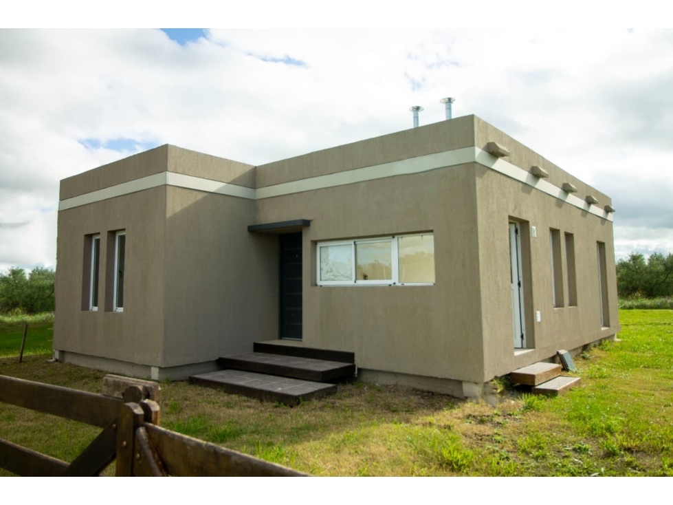 Casa nueva con amplio lote