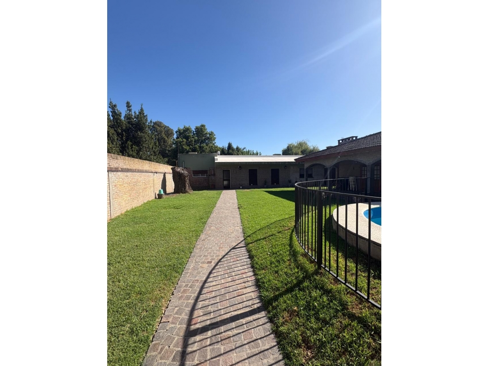 BELLISIMA CASA QUINTA EN EL CENTRO