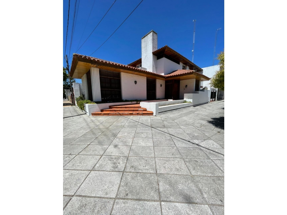 Chalet céntrico en venta en Brandsen - 3