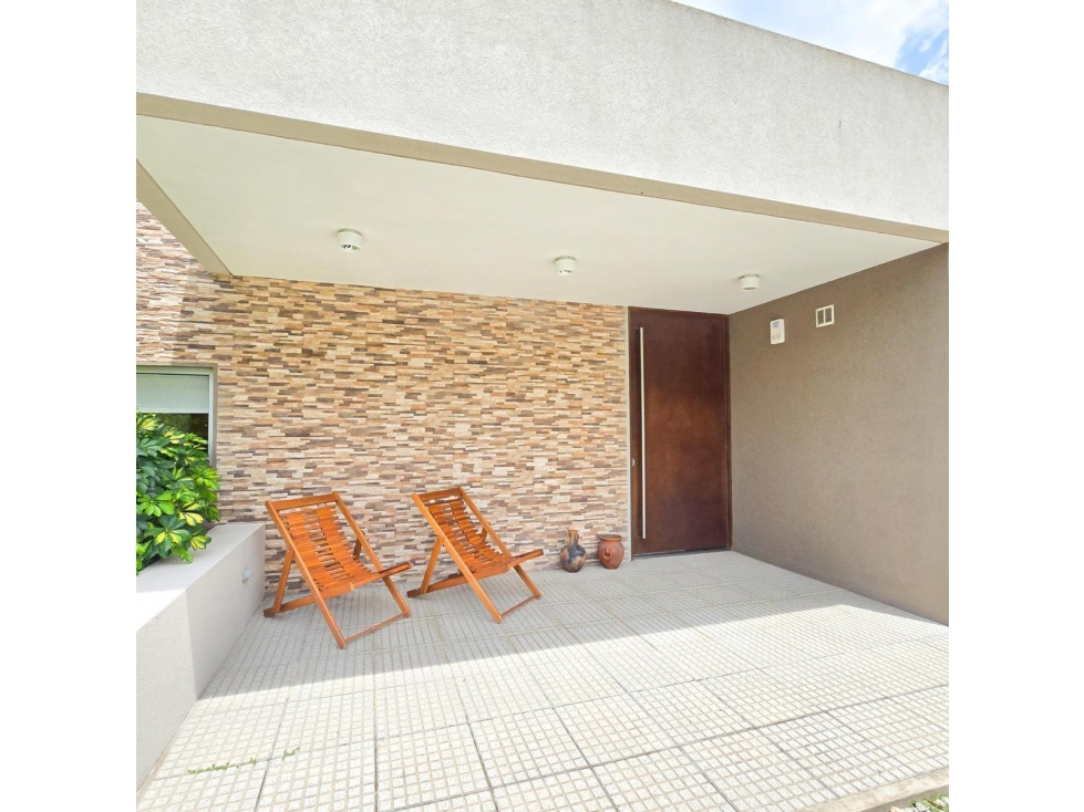 Hermosa casa en Haras del Sur II - 2