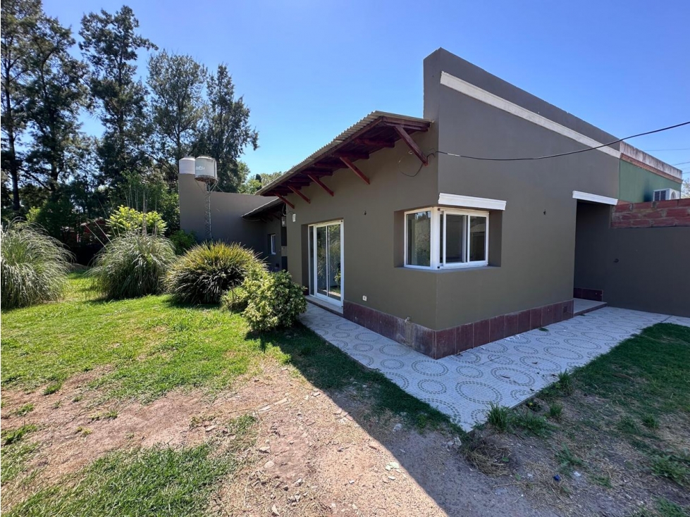 Casa nueva con amplio lote — foto 2