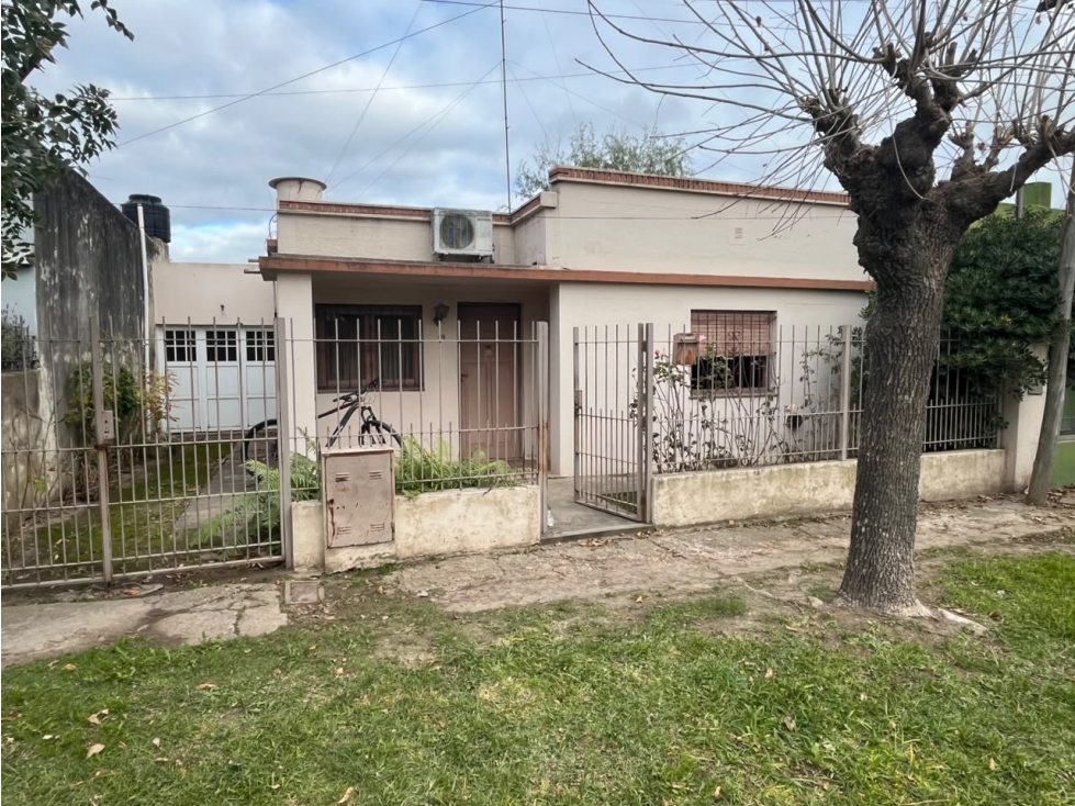 Casa a metros del centro - 2
