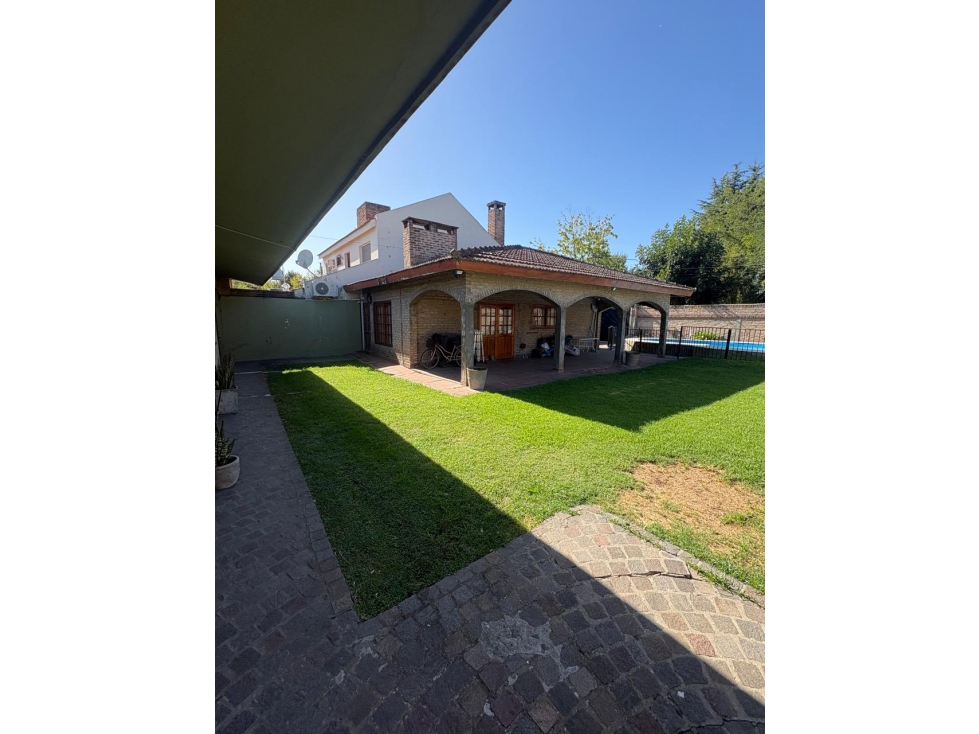 BELLISIMA CASA QUINTA EN EL CENTRO - 2