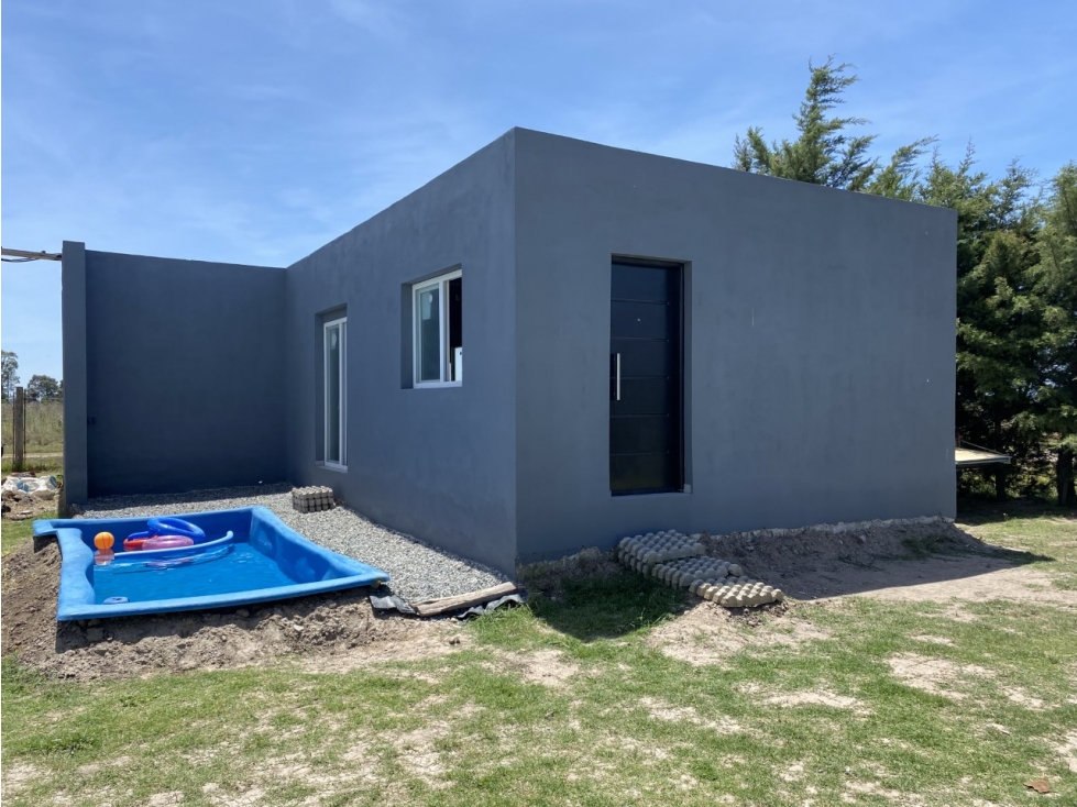 HERMOSA CASA  A ESTRENAR EN BARRIO LA POSADA- SAMBOROMBON - Brandsen - 3
