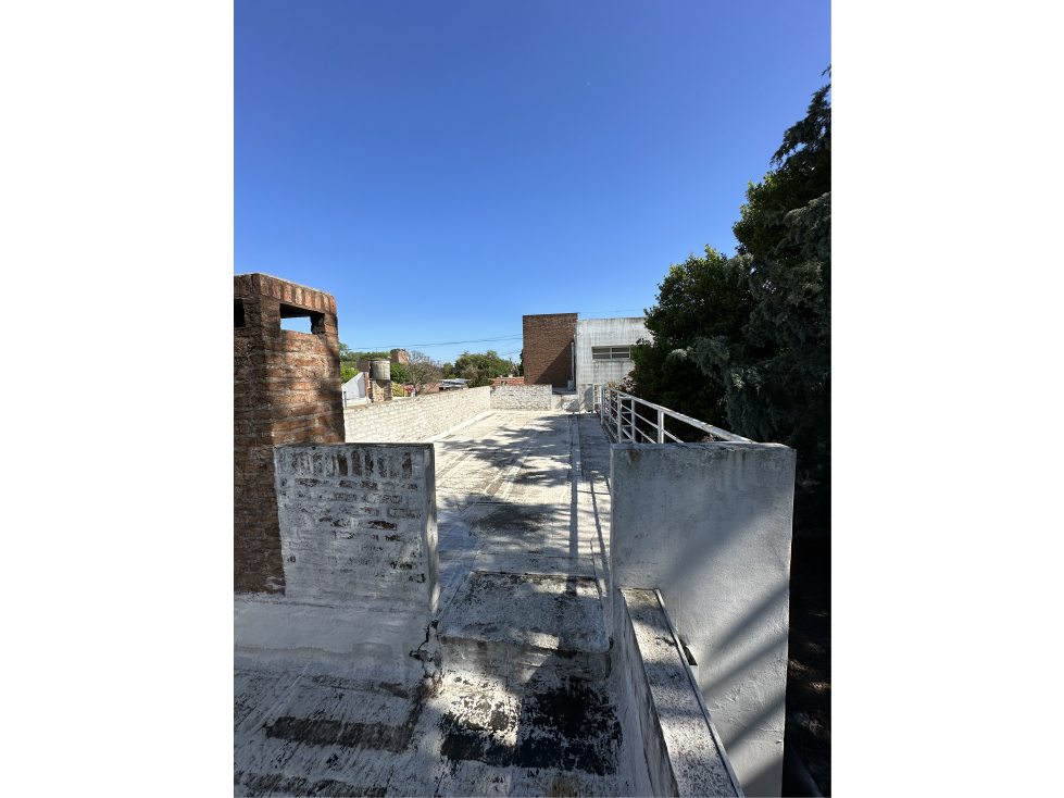 IMPORTANTE CASA CENTRICA!!! en Brandsen — foto 4
