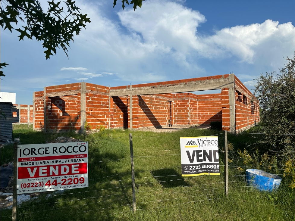 Lote en Barrio El Chañar II con construcción a terminar. - 2