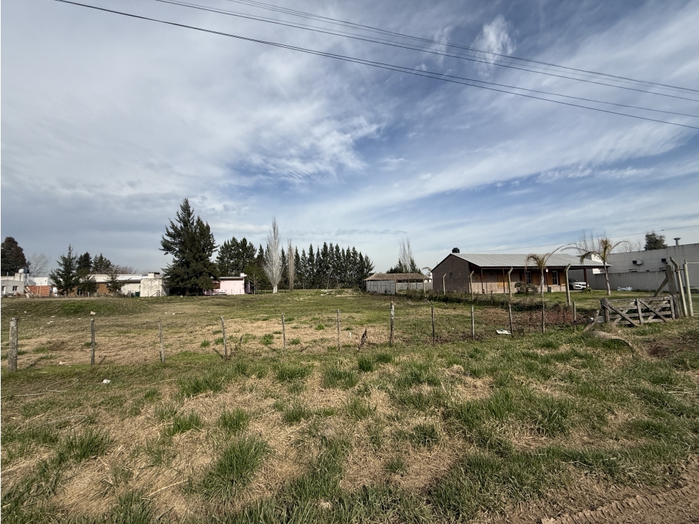 Lote de terreno en venta en Barrio La Dolly en Brandsen. 920 m2 - 4
