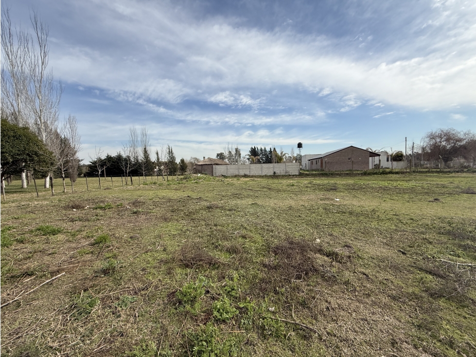 Lote de terreno en venta en Barrio La Dolly en Brandsen. 920 m2 - 5