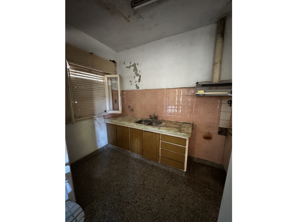 Casa Céntrica sobre avenida a refacciónar — foto 5