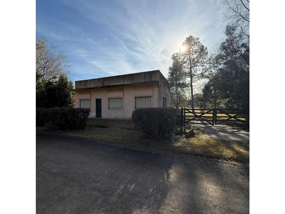Lote en venta con construcción en Barrio Los Bosquecitos en Brandsen - 5