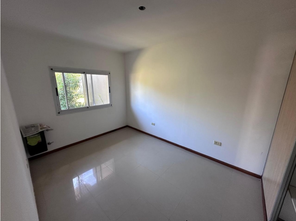 Casa nueva con amplio lote — foto 6