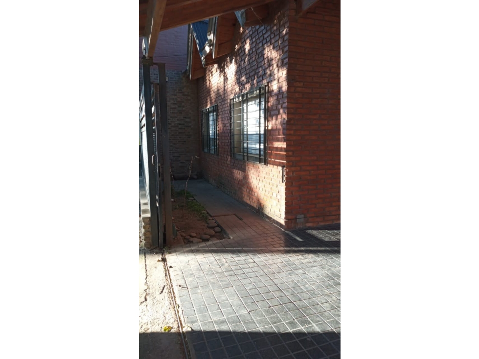 GRANADERO BAIGORRIA/CHALET BARRIO CORREO/PITAGORAS 300 APTA CREDITO - 2