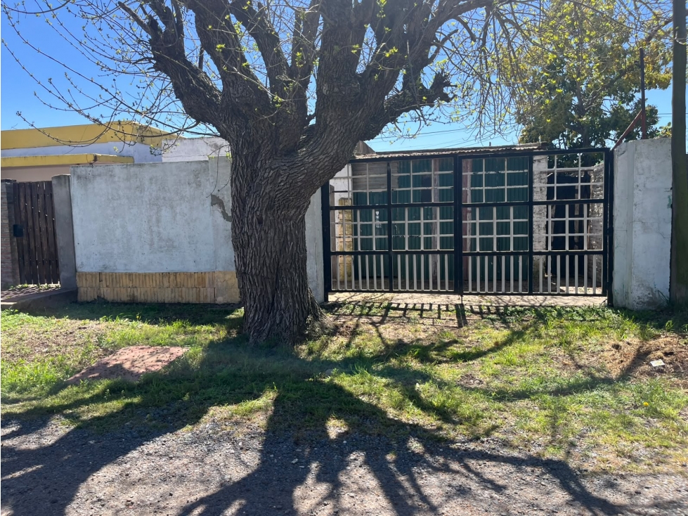CASA EN VENTA/ SARGENTO CABRAL 247