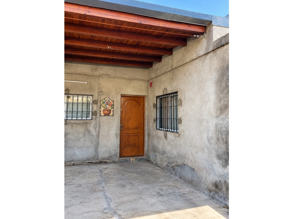 RETASADA /CASA EN VENTA / ARROYITO/GARCIA VELLOSO 757 BIS — foto 3